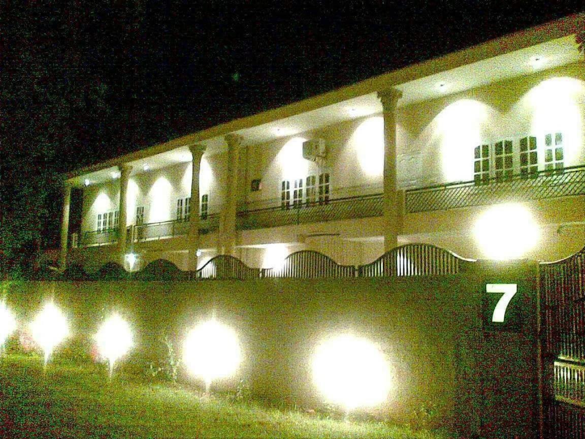 British Lodge "Luxury Living" Islamabad Exterior photo